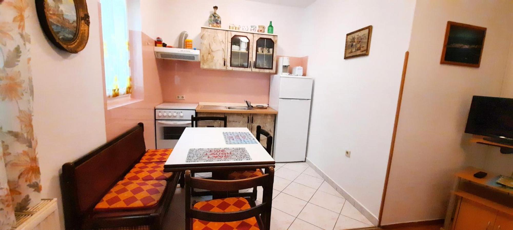 Apartmani Iskra クルク エクステリア 写真